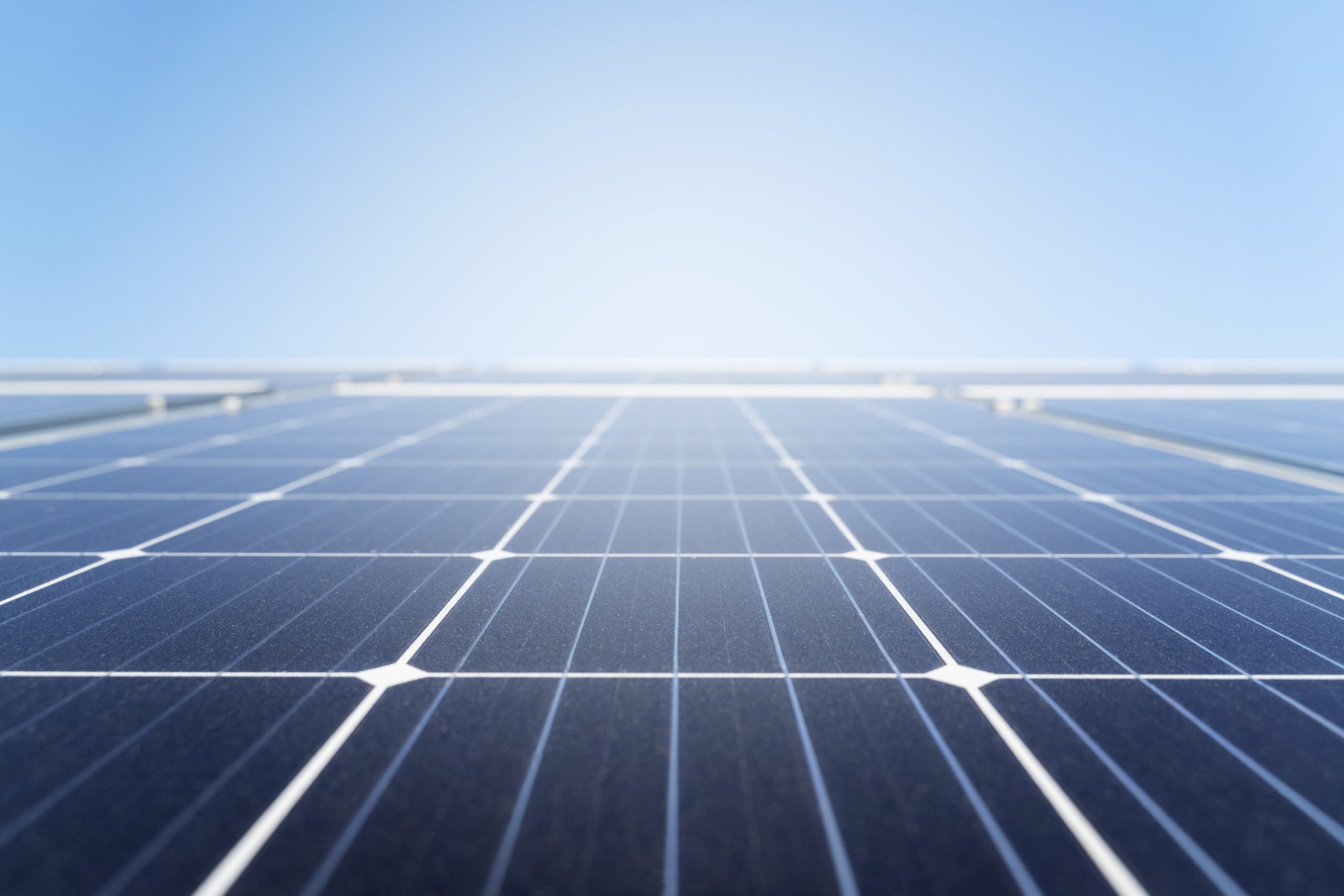 Schützen Sie Ihre PV-Anlage vor Wetter, Ausfall & Haftung. FragMarko berät Sie unabhängig zur optimalen Photovoltaik-Versicherung – jetzt absichern!